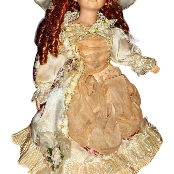 Goldenvale Collector Victorian Porcelain Doll - Picture 9 of 9